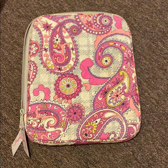 Vera Bradley Accessories - Vera Bradley pink paisley tablet sleeve